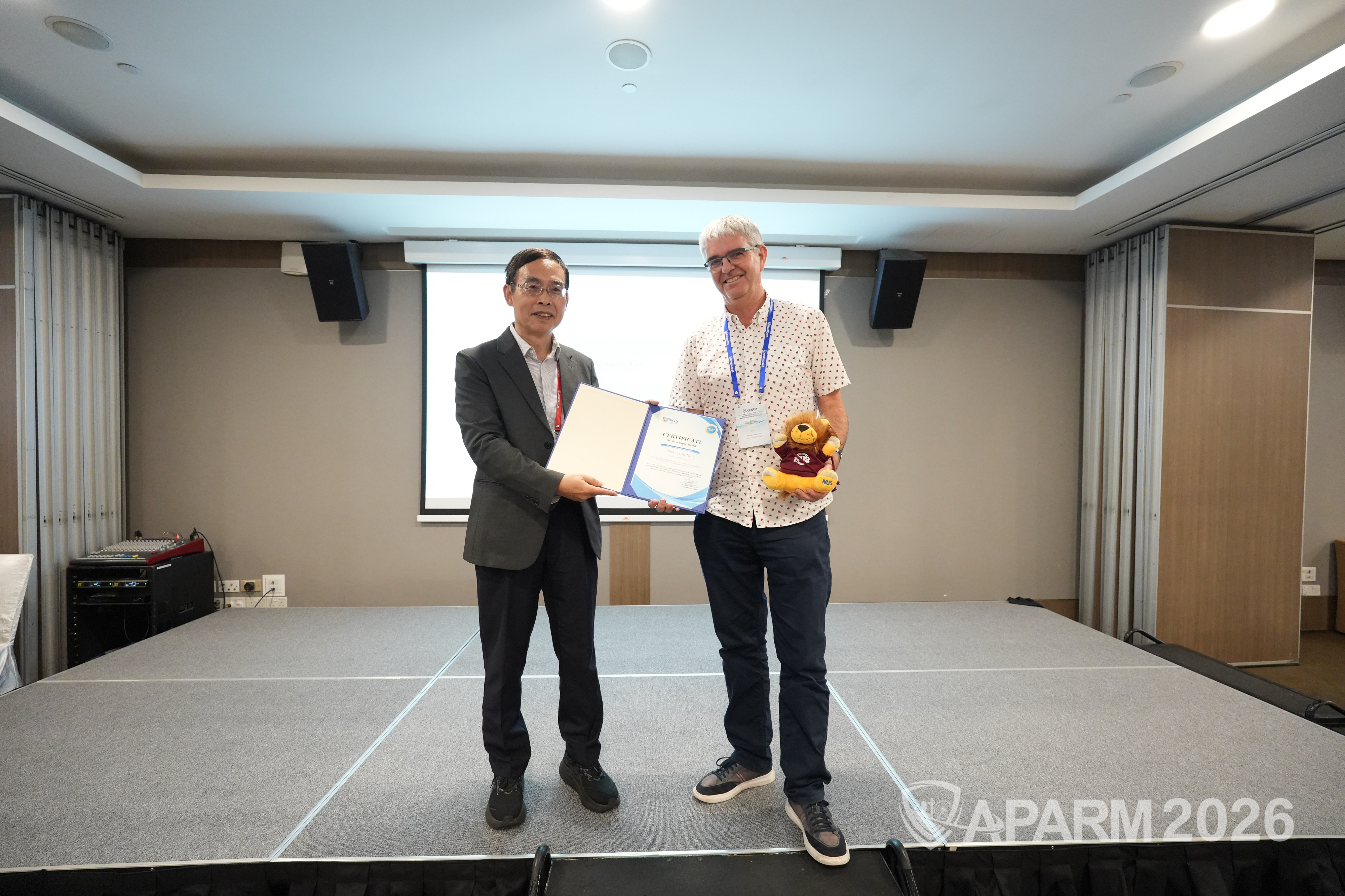 Olivier Gaudoin receiving the Best Paper Award at APARM